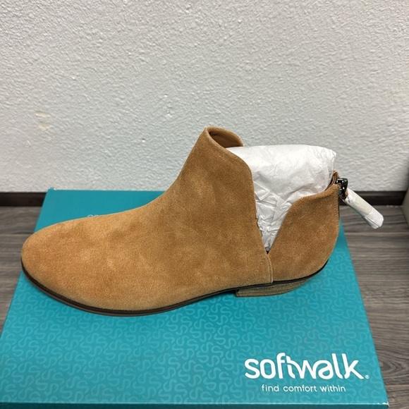Women's SoftWalk Rylee Sand Suede - Picture 5 of 7